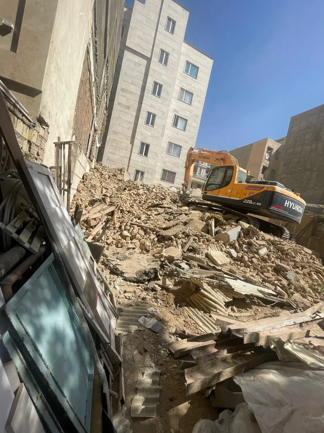 تخریب ساختمان ‌و خرید|خدمات پیشه و مهارت|هشتگرد, هشتگرد قدیم|دیوار