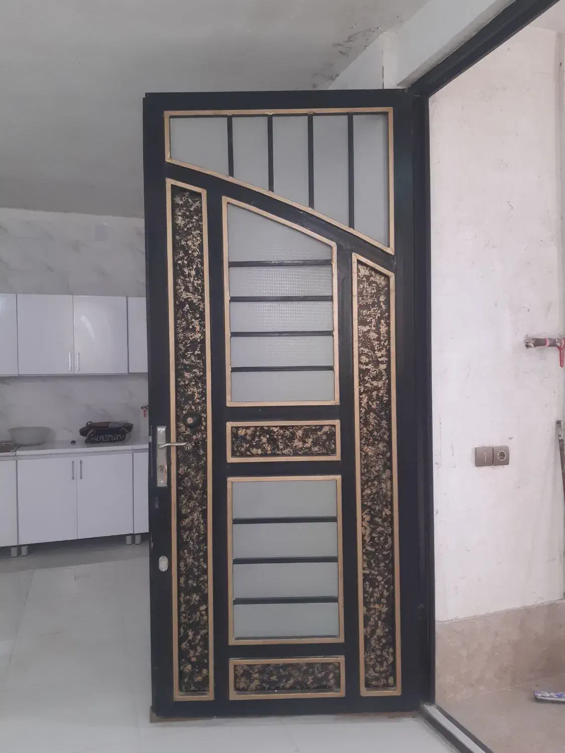 درب منزل|مصالح و تجهیزات ساختمان|شیراز, شهرک قمشه|دیوار