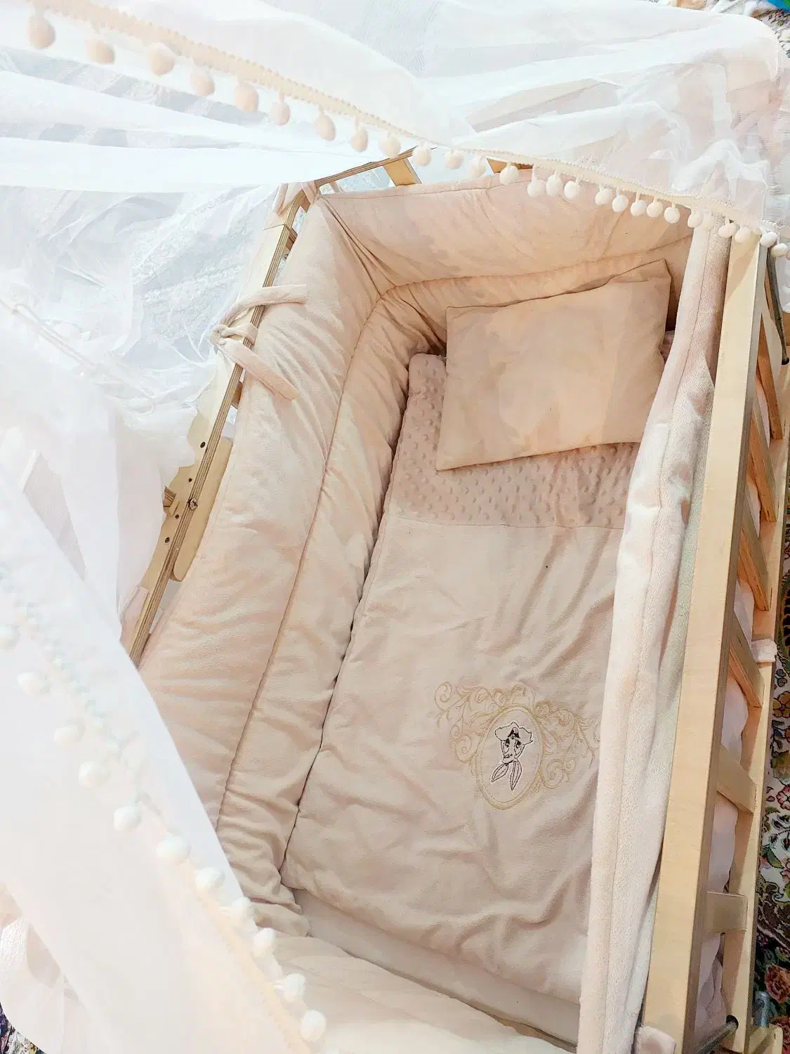 تخت کنارمادر ویونا|تخت و صندلی بچه|یاسوج, |دیوار