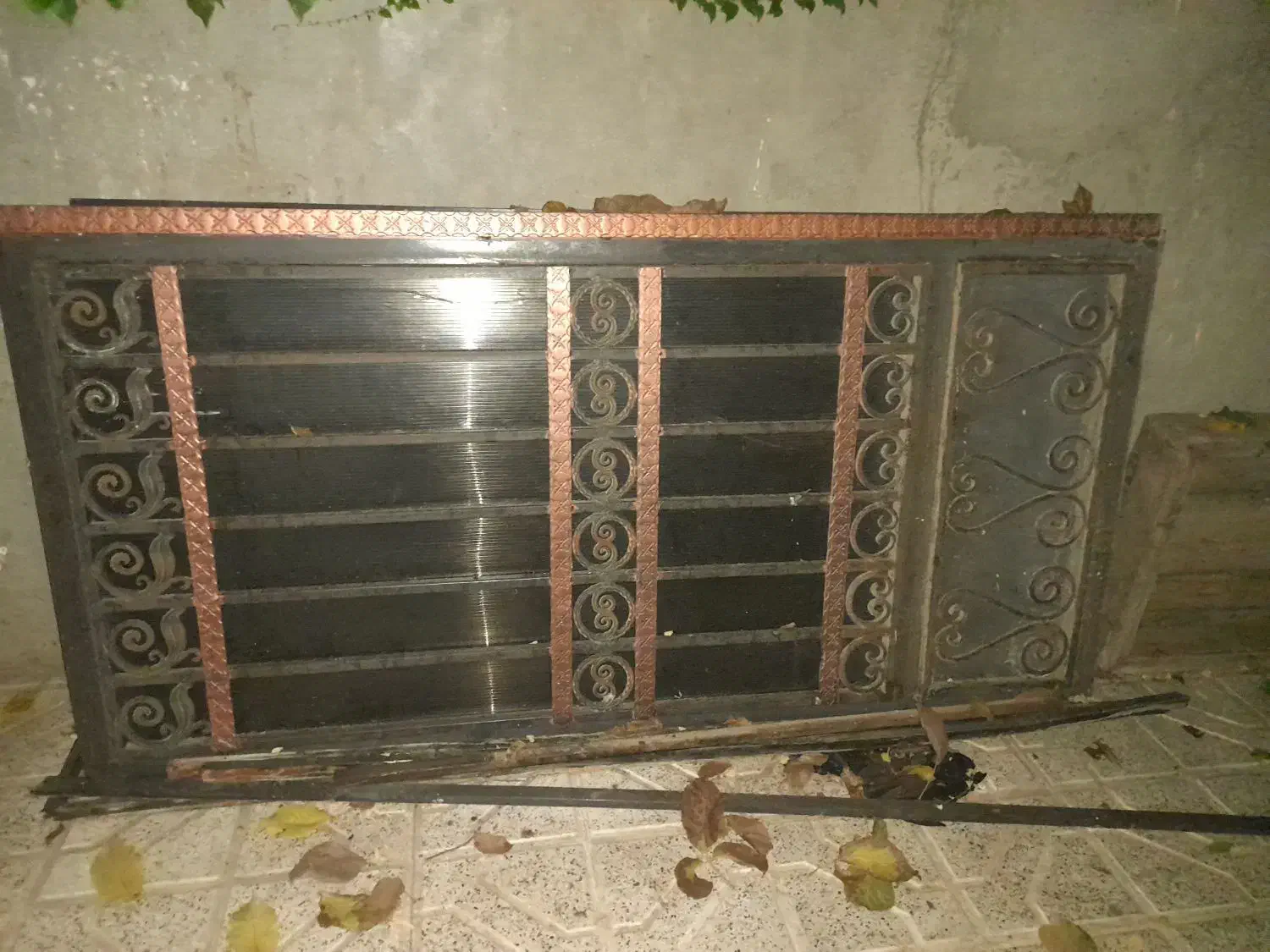 ۳ لنگه درب فر فورجه آهنی گاراژ و پیلوت|مصالح و تجهیزات ساختمان|طرقبه, |دیوار