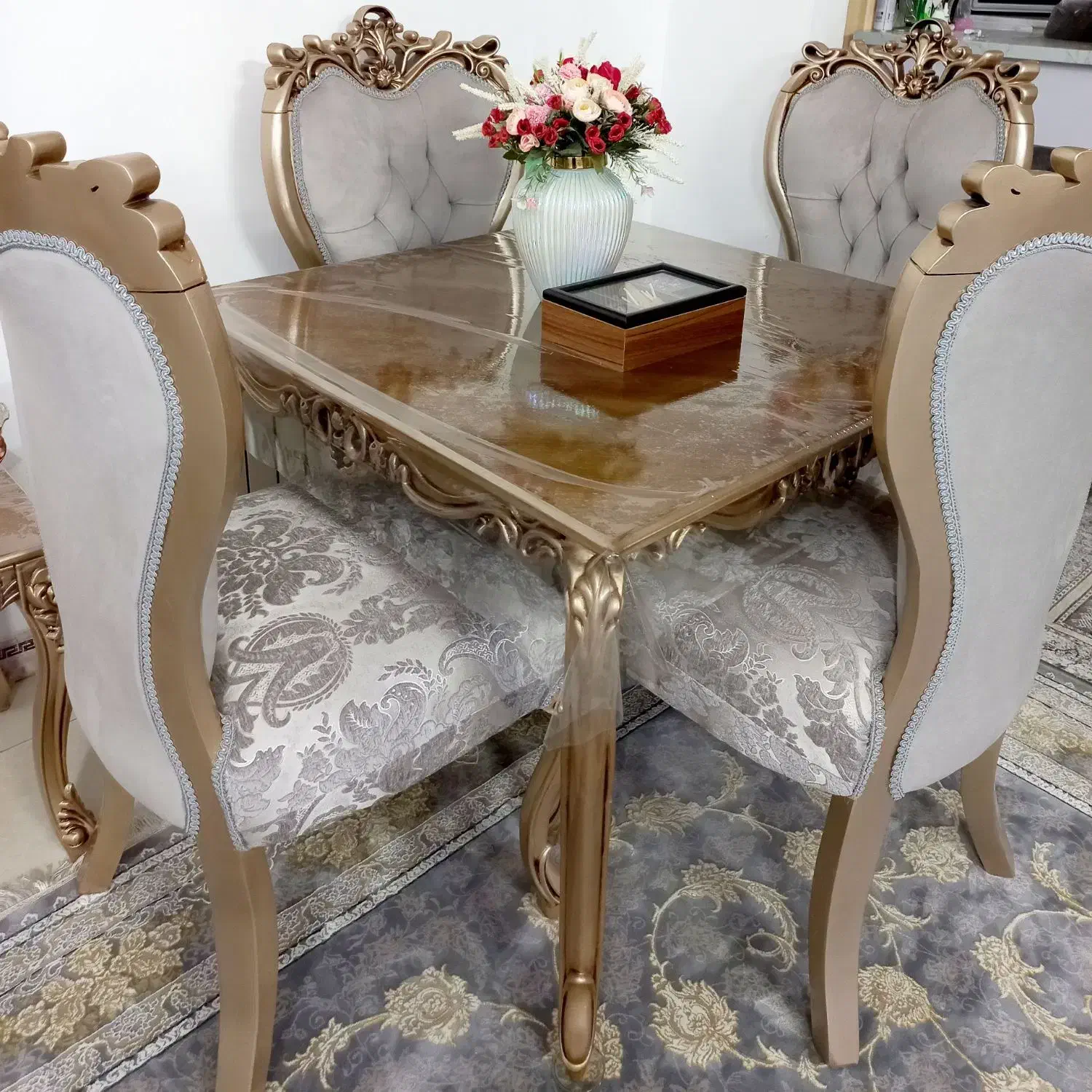 سرویس مبل هفت نفره با میز غذا خوری|مبلمان خانگی و میز عسلی|محمدیه-قزوین, |دیوار