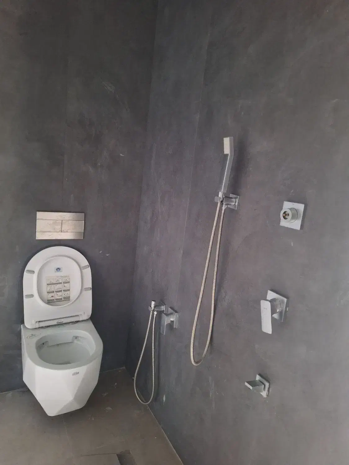 تاسیسات ساختمانی حقیقی لوله کشی وبرق ساختمان|خدمات پیشه و مهارت|نشتارود, |دیوار