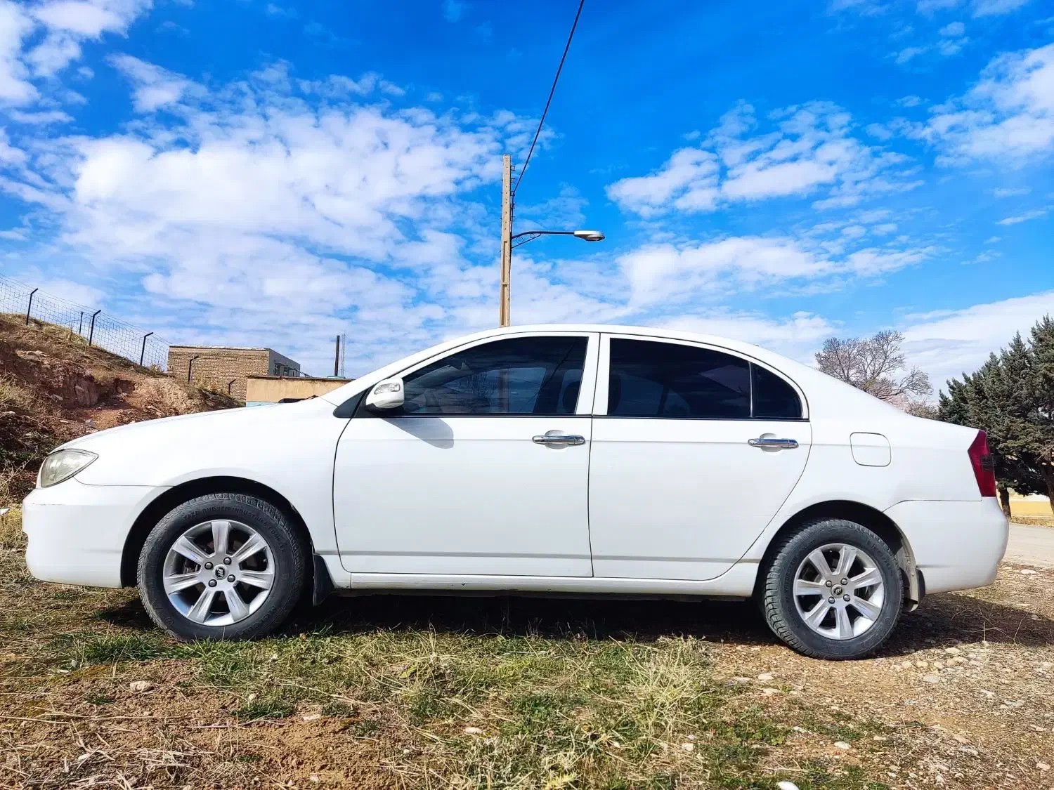 لیفان ۶۲۰ معاوضه|خودرو سواری و وانت|خرمآباد, |دیوار