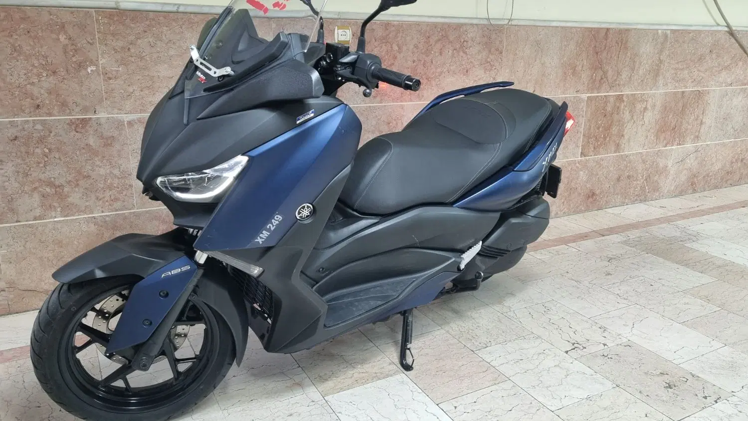 xmax 1402|موتورسیکلت|تهران, تاکسیرانی|دیوار