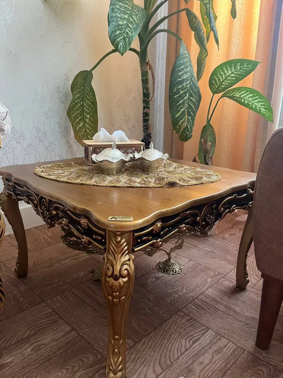 مبل سلطنتی|مبلمان خانگی و میز عسلی|سنندج, |دیوار