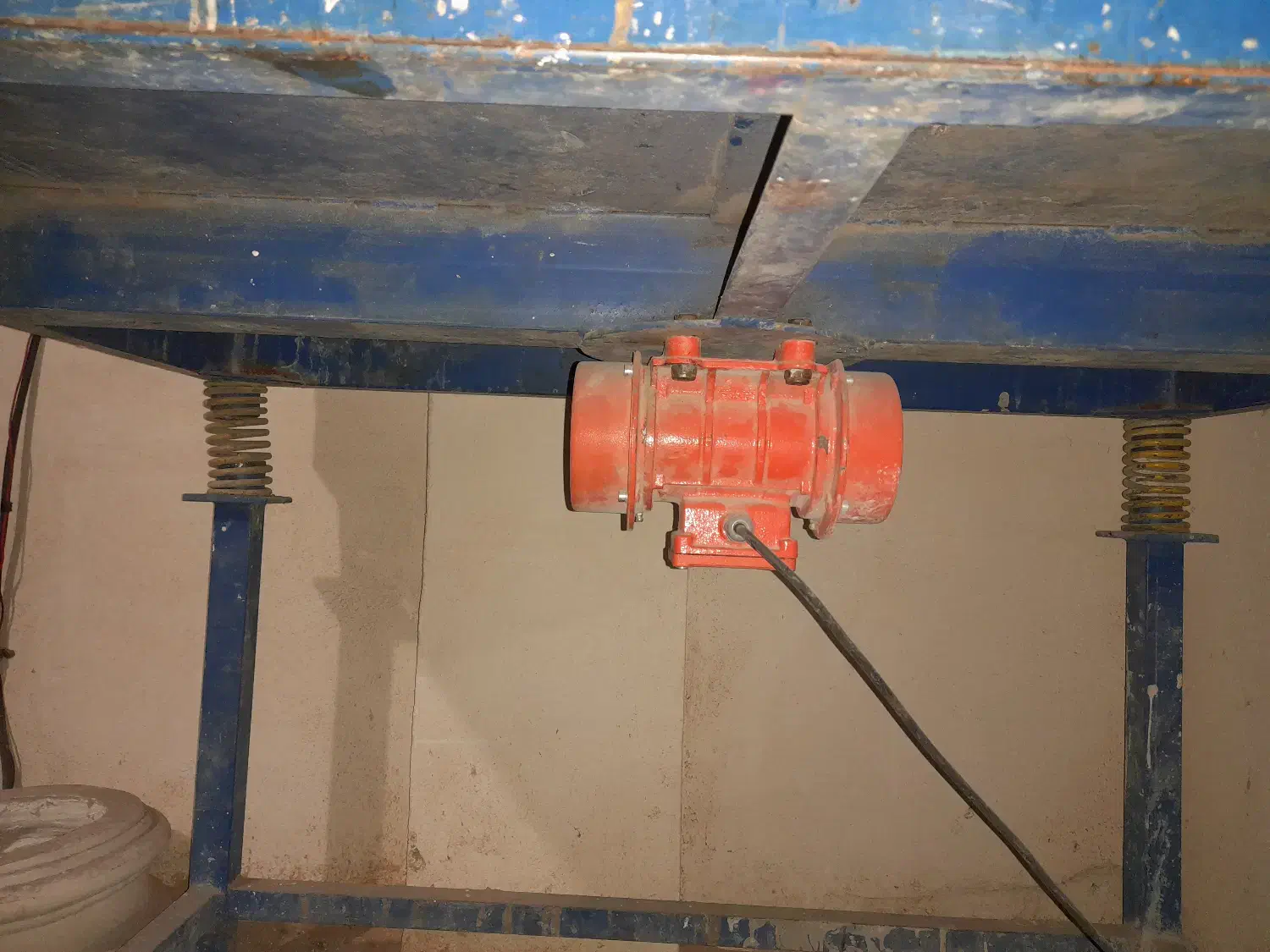 میز ویبره ۳فاز کارکرده در حد نو|مصالح و تجهیزات ساختمان|کرج, شهرک سهرابیه|دیوار