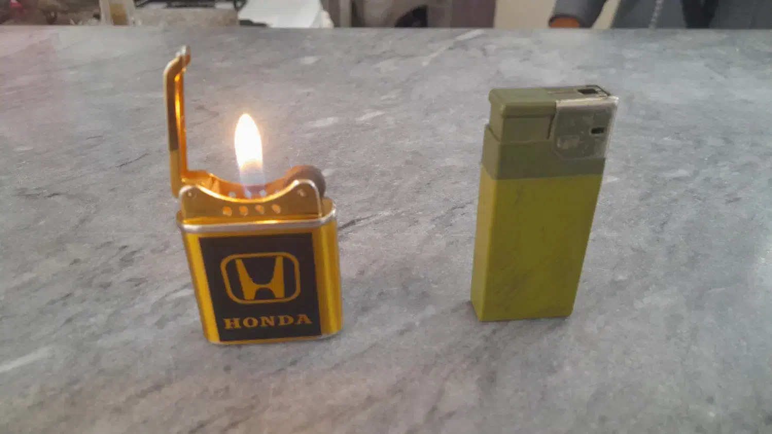 فندک قدیمی|کلکسیون اشیاء عتیقه|تربت جام, عیدی آباد|دیوار