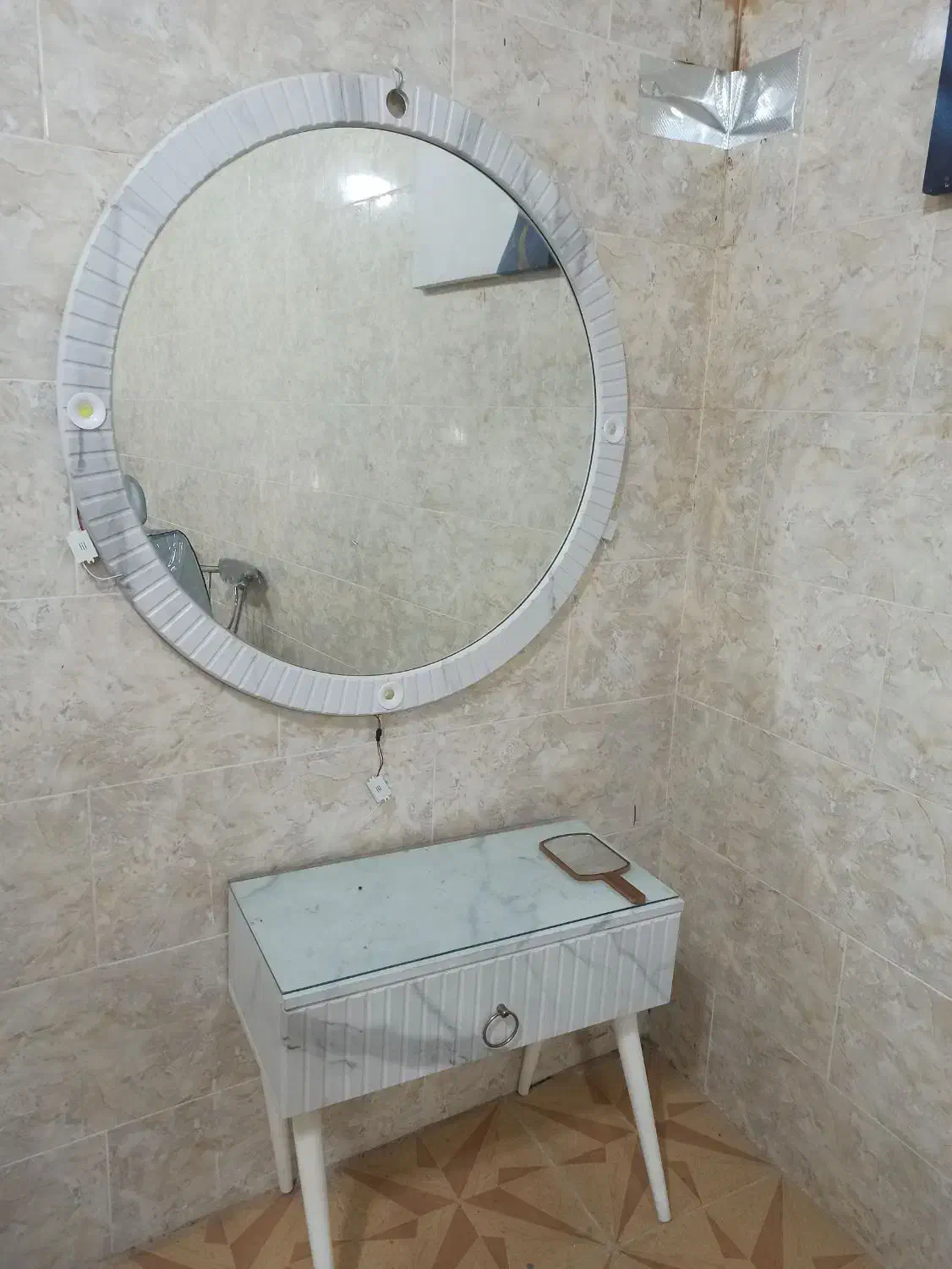 صندلی اصلاح آیینه|آرایشگاه و سالنهای زیبایی|بندر کنگان, |دیوار