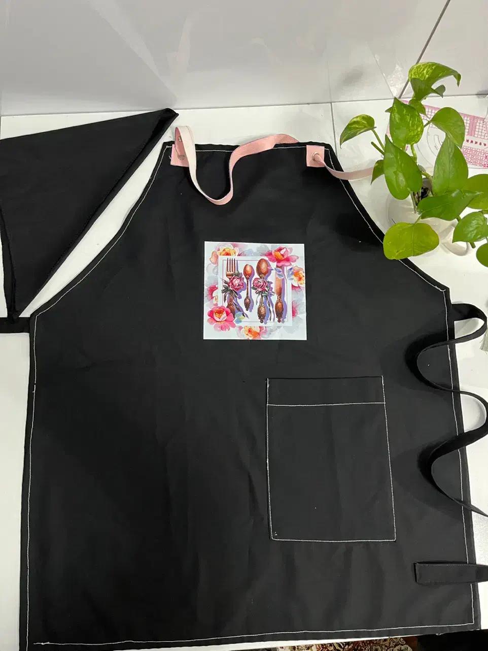 پیشبند ودستمال سر|سفره، حوله، دستمال آشپزخانه|اندیشه, اندیشه فاز ۳|دیوار