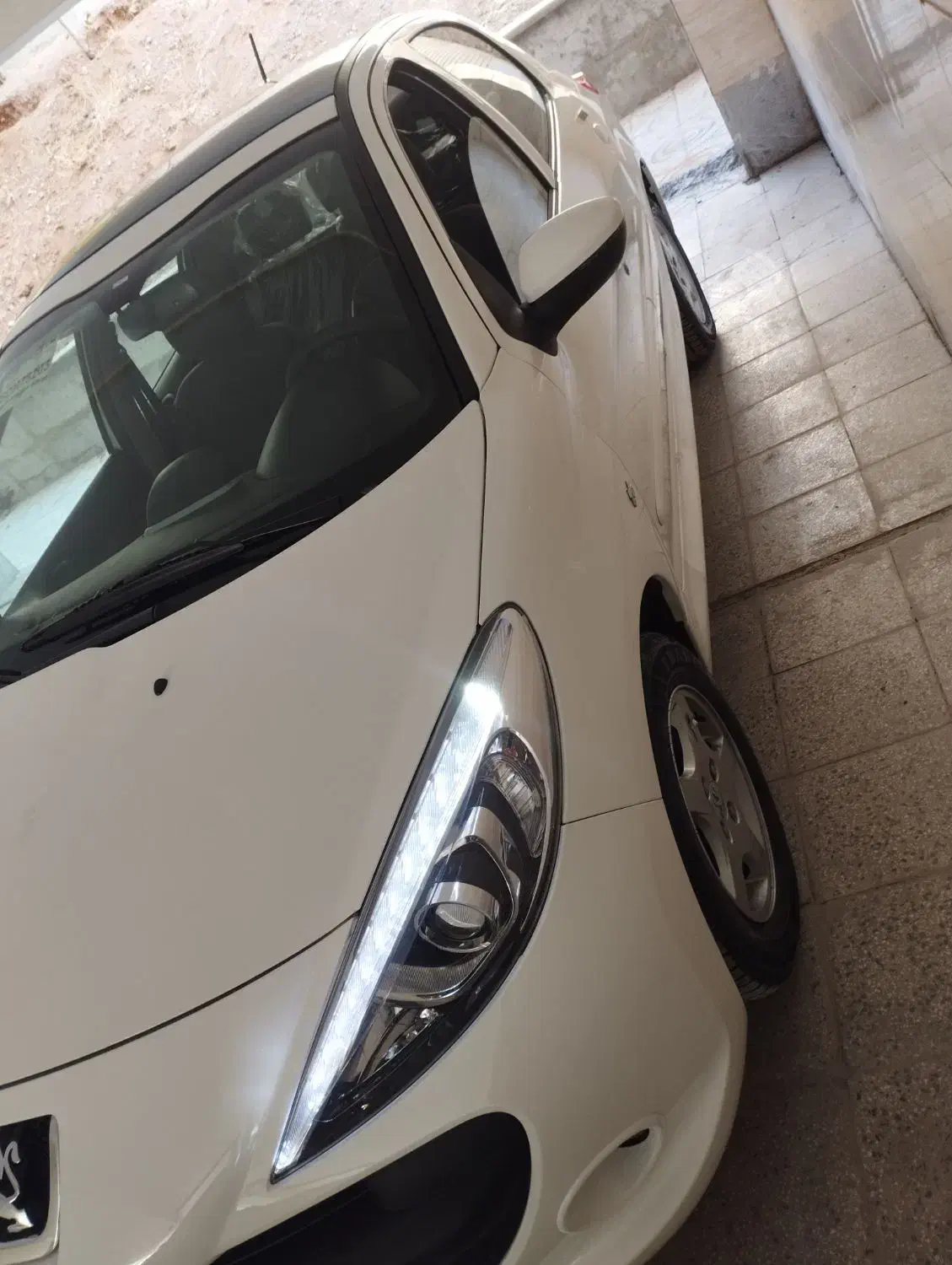 ۲۰۷ مدل ۴۰۴|خودرو سواری و وانت|خرمآباد, |دیوار