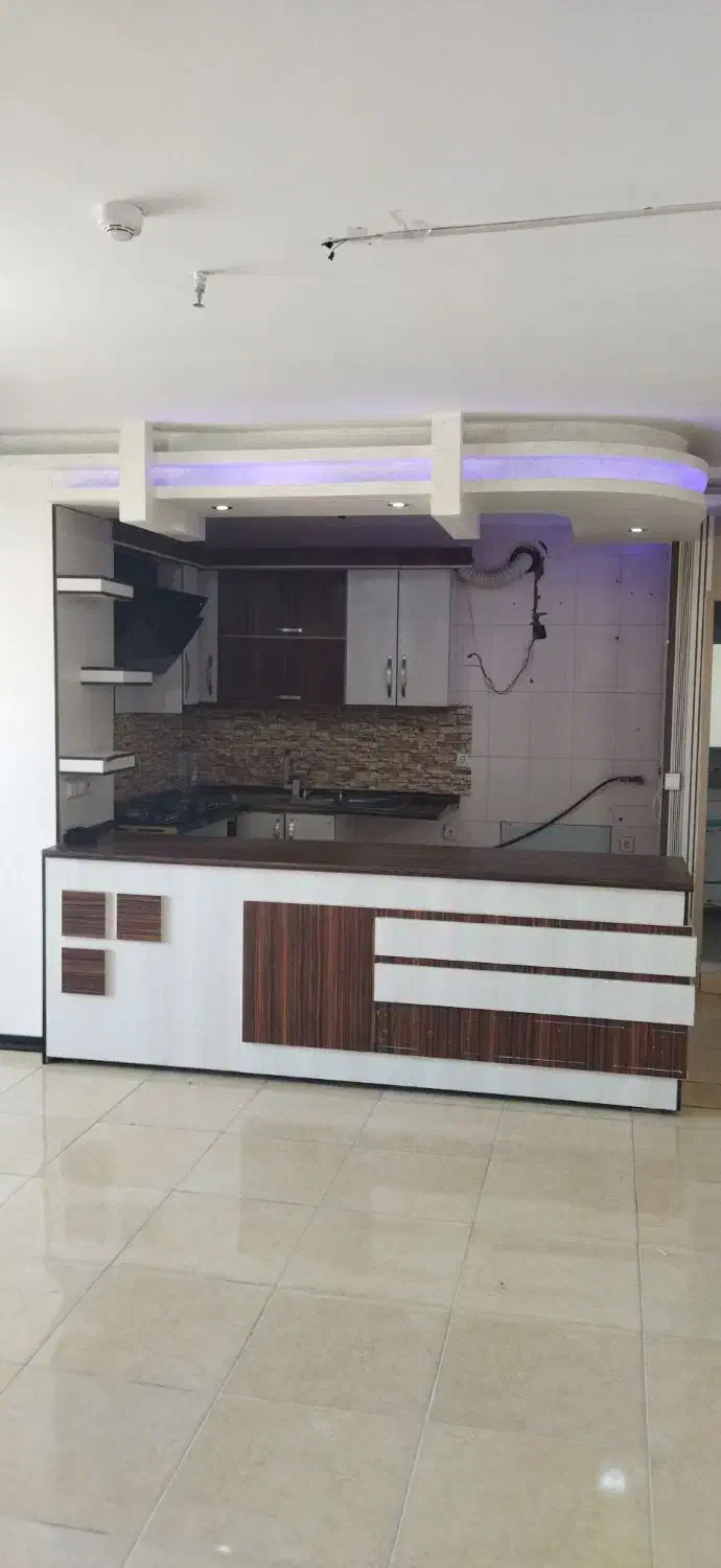 فروش فوری دو خواب هسا، تراس‌دار و ویو بینظیر|فروش آپارتمان|فولادشهر, C1|دیوار