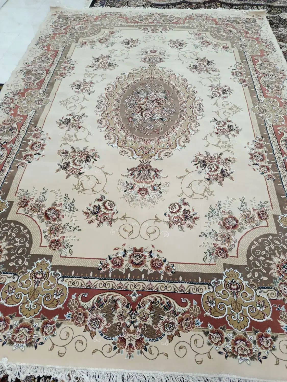 یک تخته فرش 9متری کم کار کرد|فرش|اسلام‌شهر, شهرک سعیدیه|دیوار