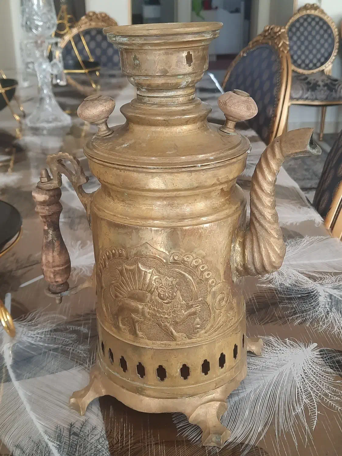 سماور برنج|سماور، چایساز، قهوهساز|پرند, فاز ۲|دیوار