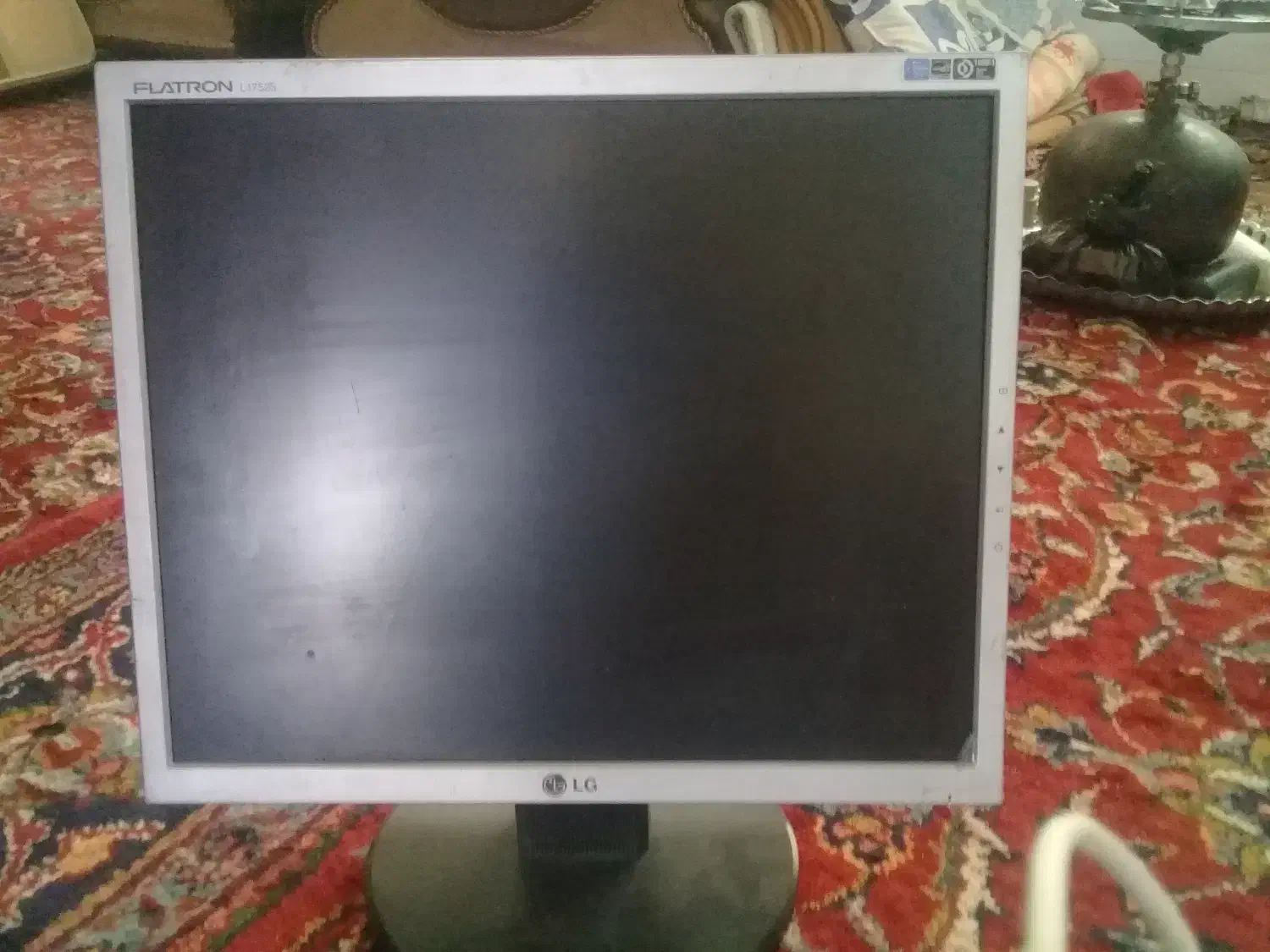 ۲ عدد مانیتورLG|قطعات و لوازم جانبی رایانه|همدان, |دیوار