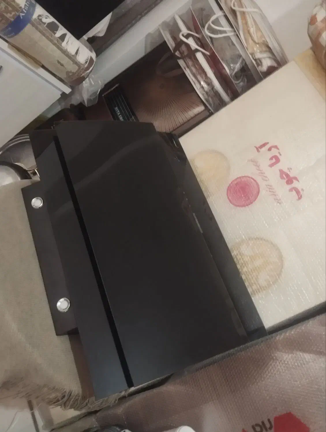 هود داتیس|هود|قروه, |دیوار