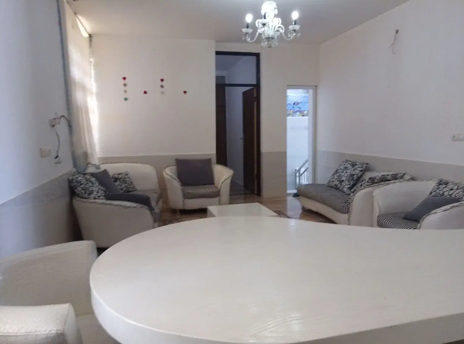 مبل،میز نهار خوری،تخت و خوشخواب دو نفره|مبلمان خانگی و میز عسلی|شیراز, حومه شیراز|دیوار