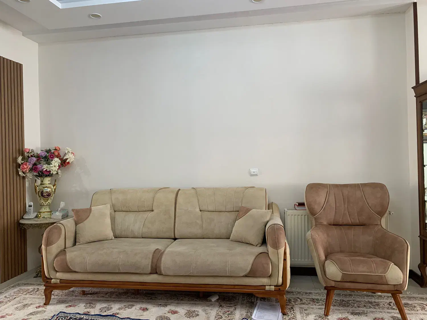 مبل تخت خواب شو|مبلمان خانگی و میز عسلی|پرند, فاز ۳|دیوار