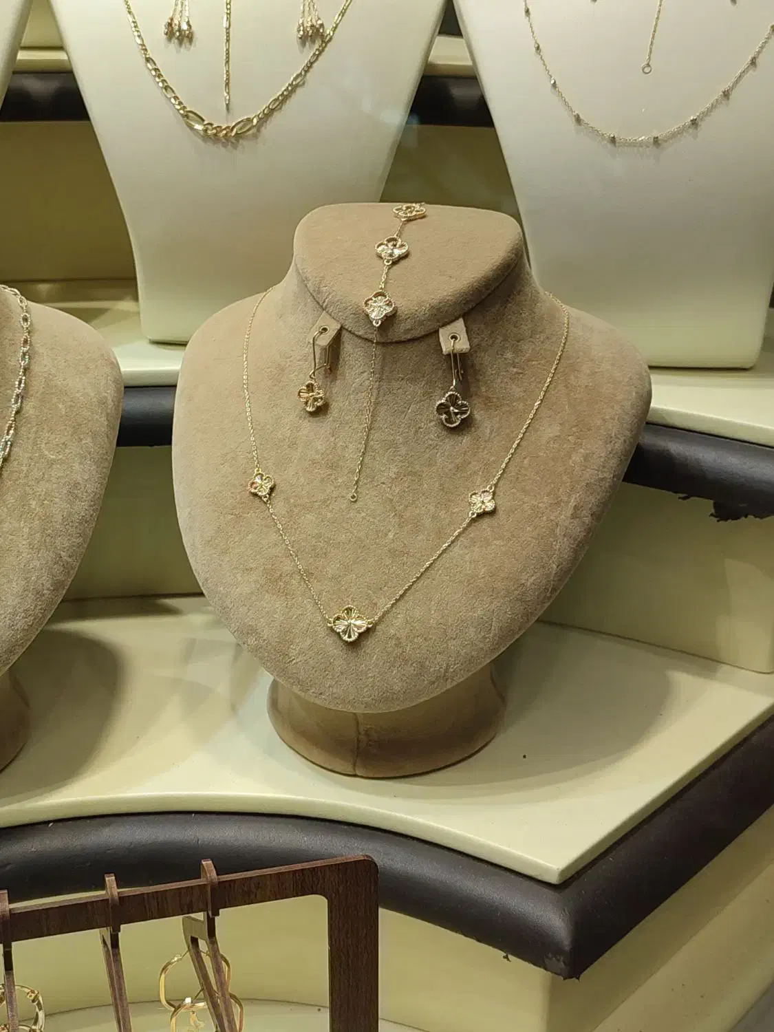 فروش طلا‌ و النگو کم اجرت و بی اجرت|جواهرات|قزوین, |دیوار