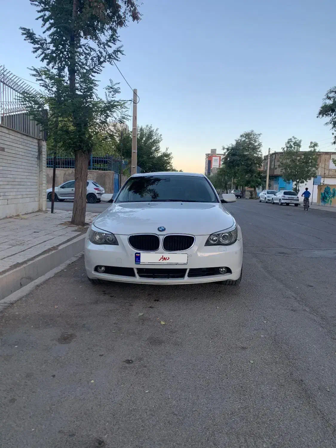 بی ام و۵۲۵|خودرو سواری و وانت|اصفهان, باغ زرشک|دیوار