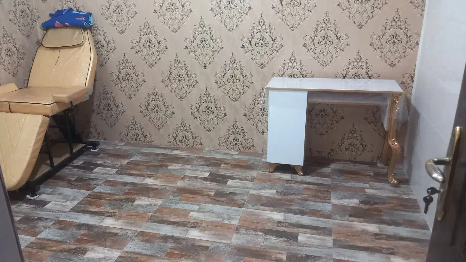 استخدام در سالن زیبایی گیسو|استخدام درمانی، زیبایی، بهداشتی|آبادان, |دیوار