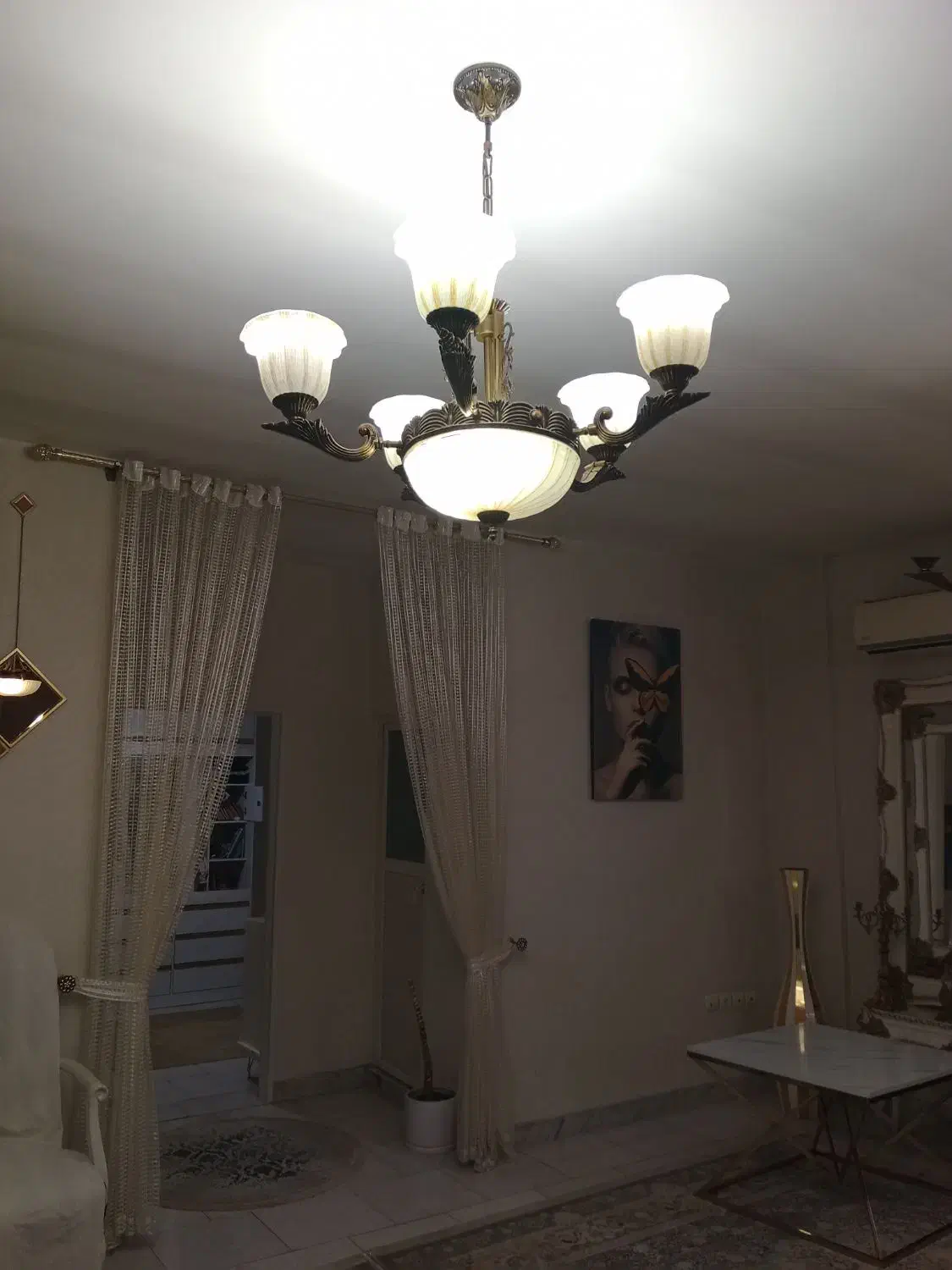 لوستر|لوستر و چراغ آویز|قدس, شهر‌قدس|دیوار