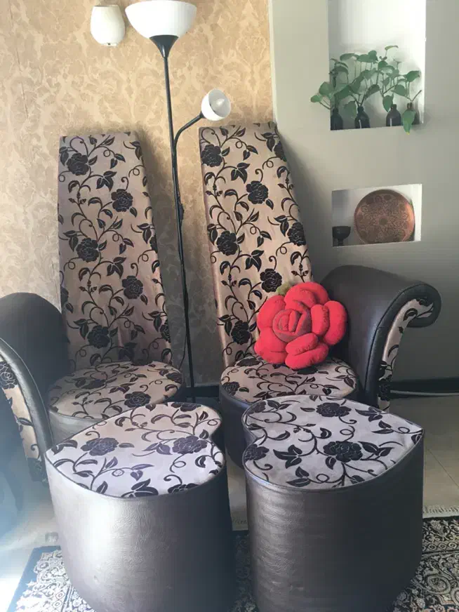 مبل نیم ست ( ۲ عدد یکنفره و ۲ عدد گل میز)|مبلمان خانگی و میز عسلی|شیراز, جانبازان|دیوار