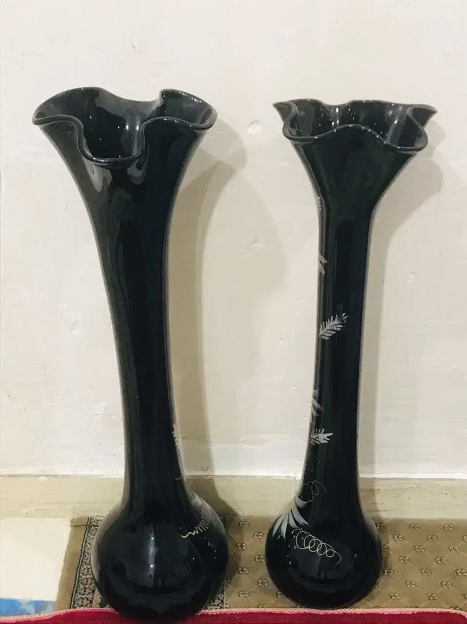 گلدان شیشه ای سیاه|گل و گیاه طبیعی|بندر امام خمینی, |دیوار