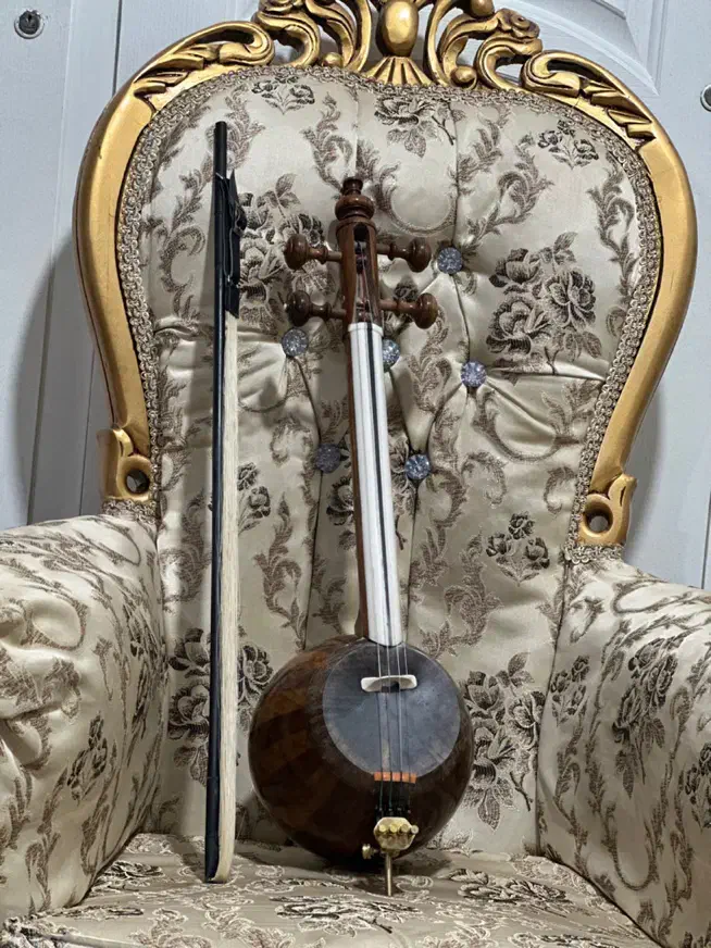 کمانچه|سازهای سنتی|هشتگرد, شهرک وحدت|دیوار