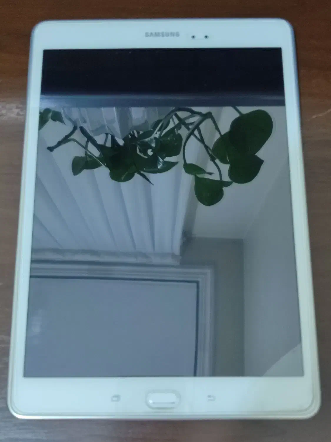 تبلت|تبلت|شیراز, دروازه قران|دیوار