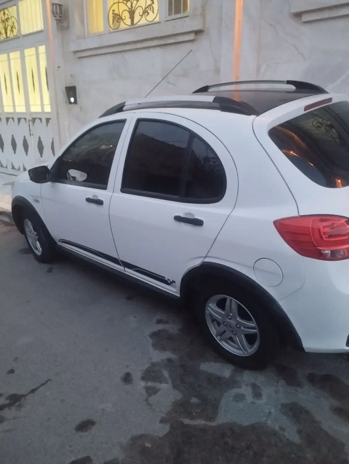 کوییک Rمدل1401سقف مشکی|خودرو سواری و وانت|بیرجند, |دیوار