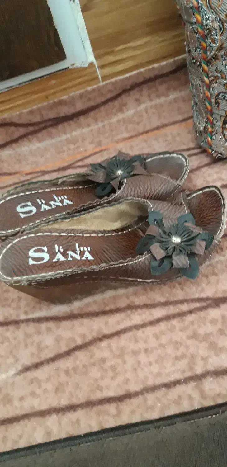 دمپایی و کفش|کیف، کفش، کمربند|اردکان, |دیوار