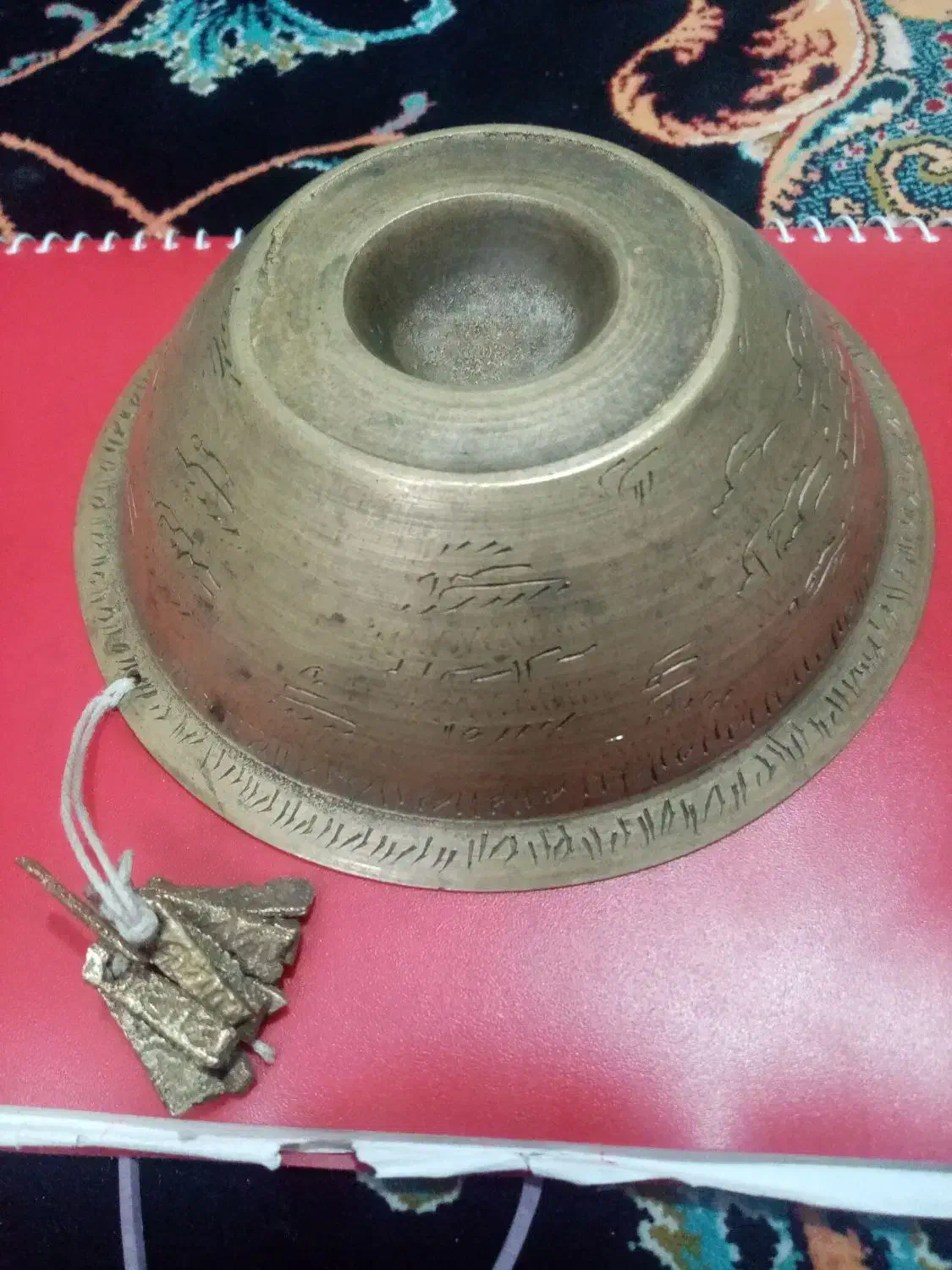 کاسه دعا شفای آب عتیقه و قدیمی با 13 کلید برنجی|کلکسیون اشیاء عتیقه|مشهد, رده|دیوار