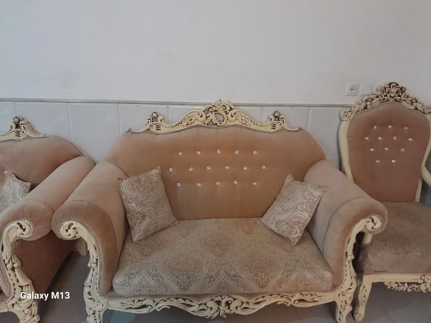 مبل ۷نفره|مبلمان خانگی و میز عسلی|قم, حکمت شمالی|دیوار