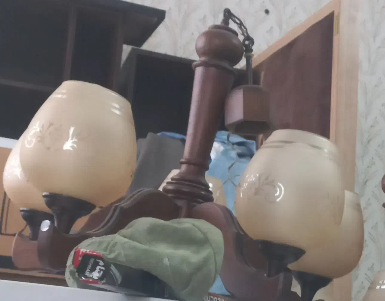 لوستر چوبی زیبا|لوستر و چراغ آویز|رشت, کوی مهر|دیوار