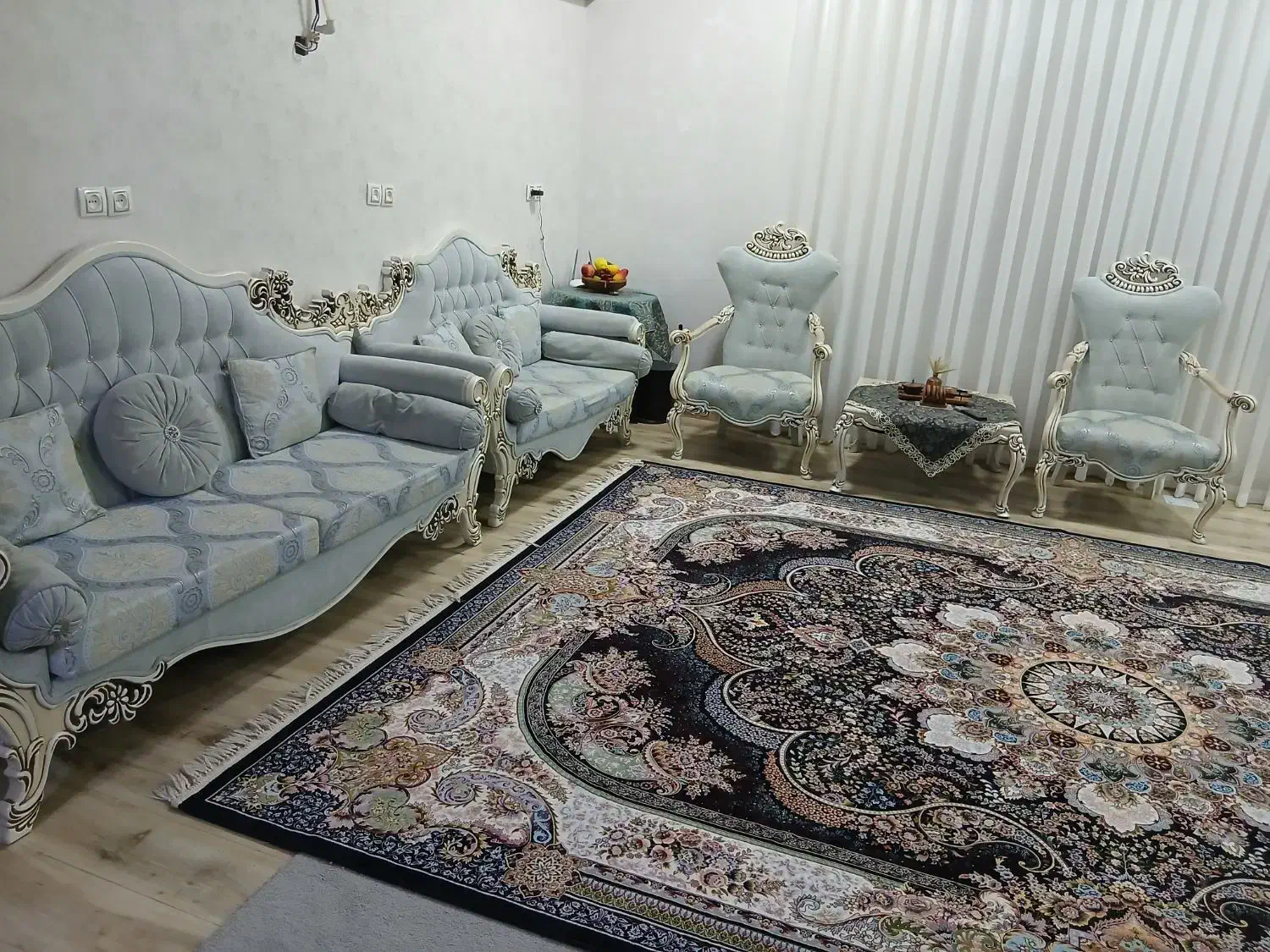 مبل هفت نفره کلاسیک|مبلمان خانگی و میز عسلی|دهلران, |دیوار