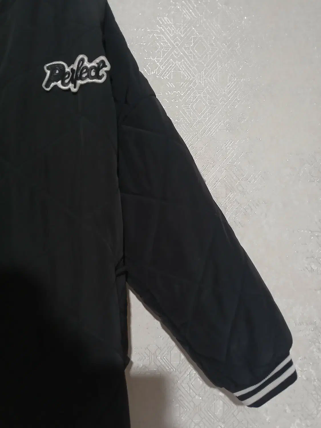 کاپشن در حد نو|لباس|رشت, معلولین|دیوار