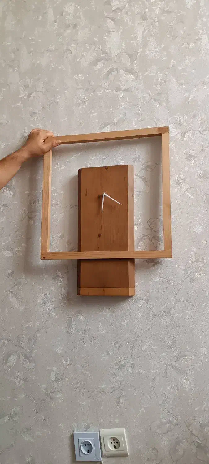 ساعت دیواری|ساعت دیواری و تزئینی|تهران, فلسطین (میدان انقلاب)|دیوار