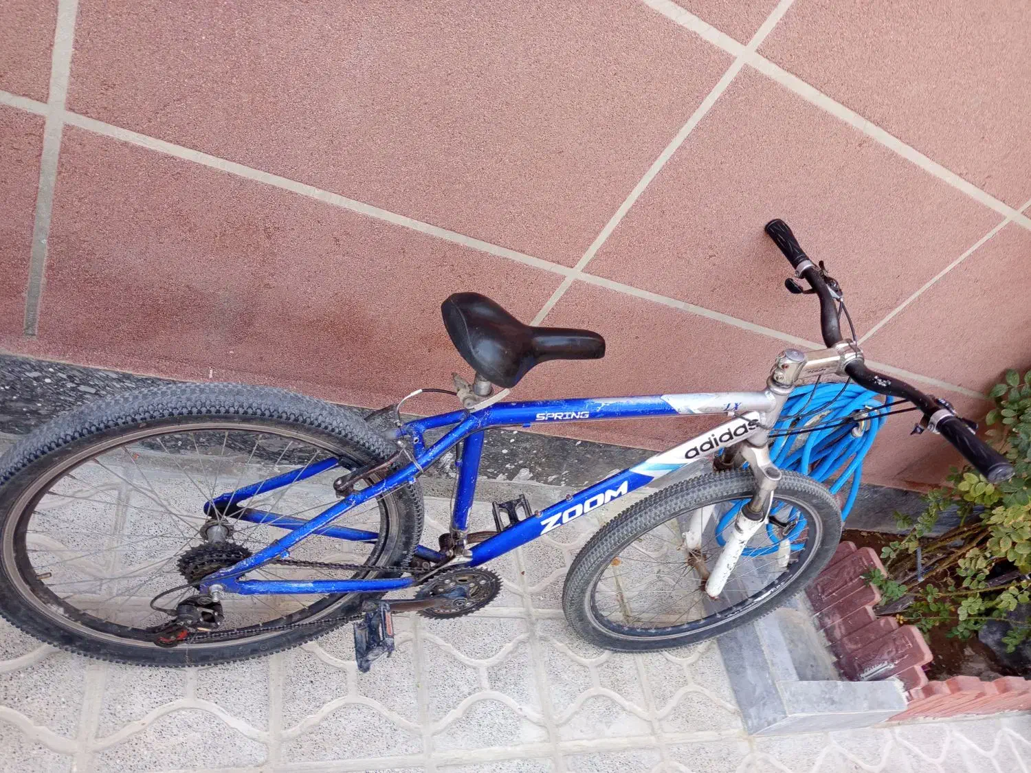 دوچرخه|دوچرخه، اسکیت، اسکوتر|سربیشه, |دیوار