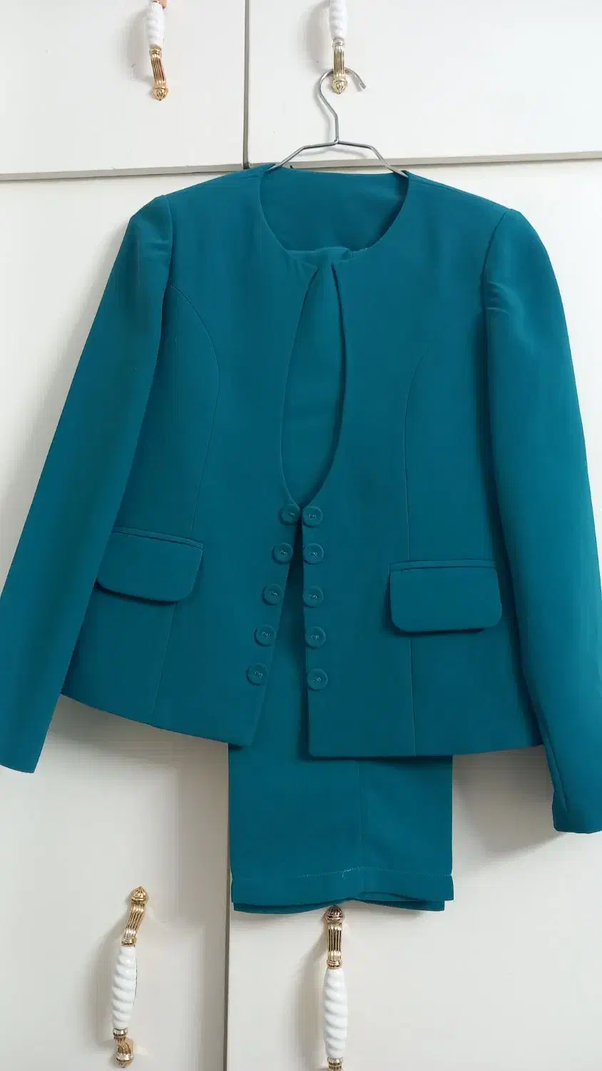 کت شلوار زنانه|لباس|کرج, مصباح|دیوار