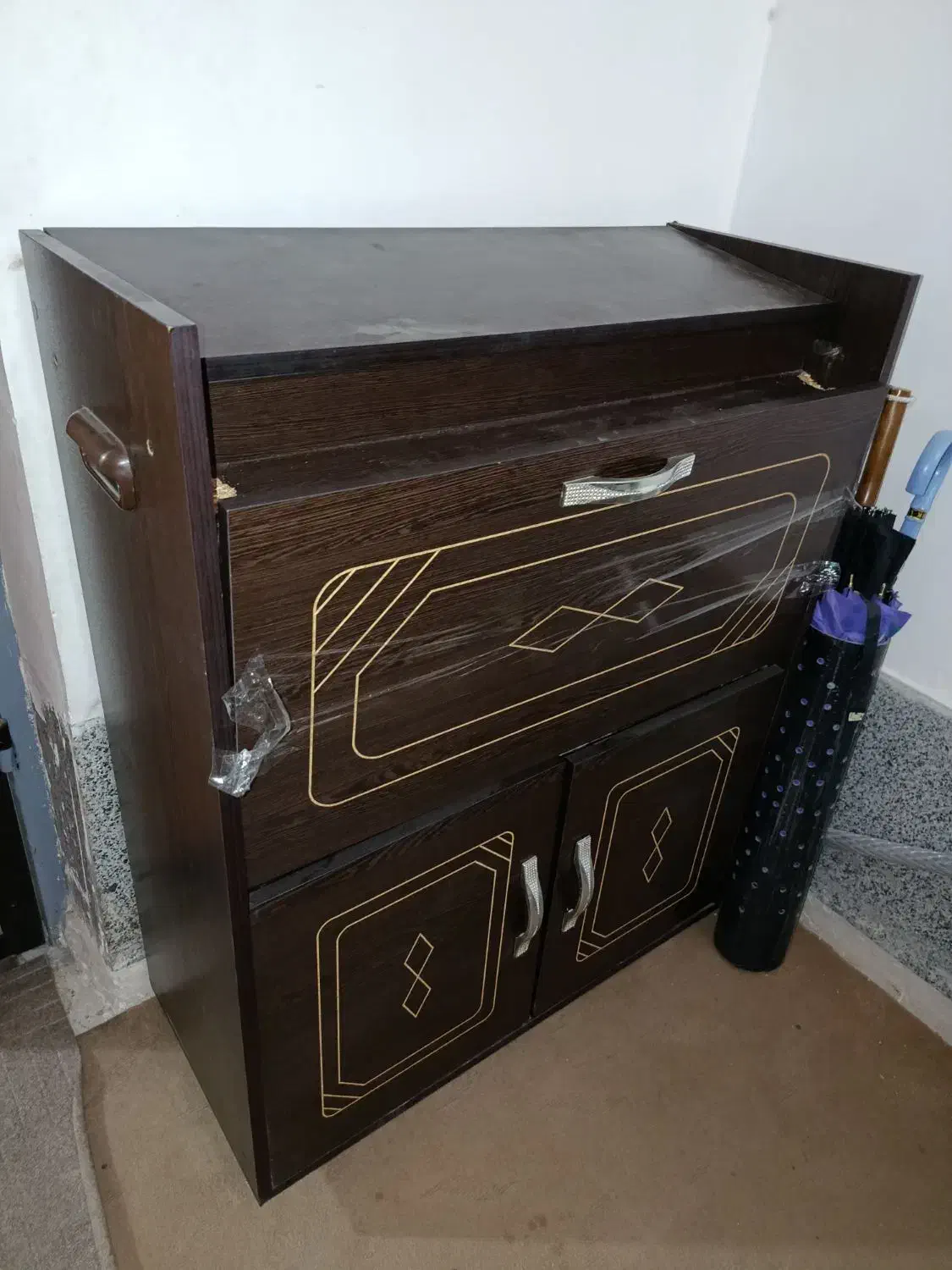 جا کفشی - نیاز به تعمیر|جاکفشی، کمد، دراور|شیراز, عادل آباد|دیوار