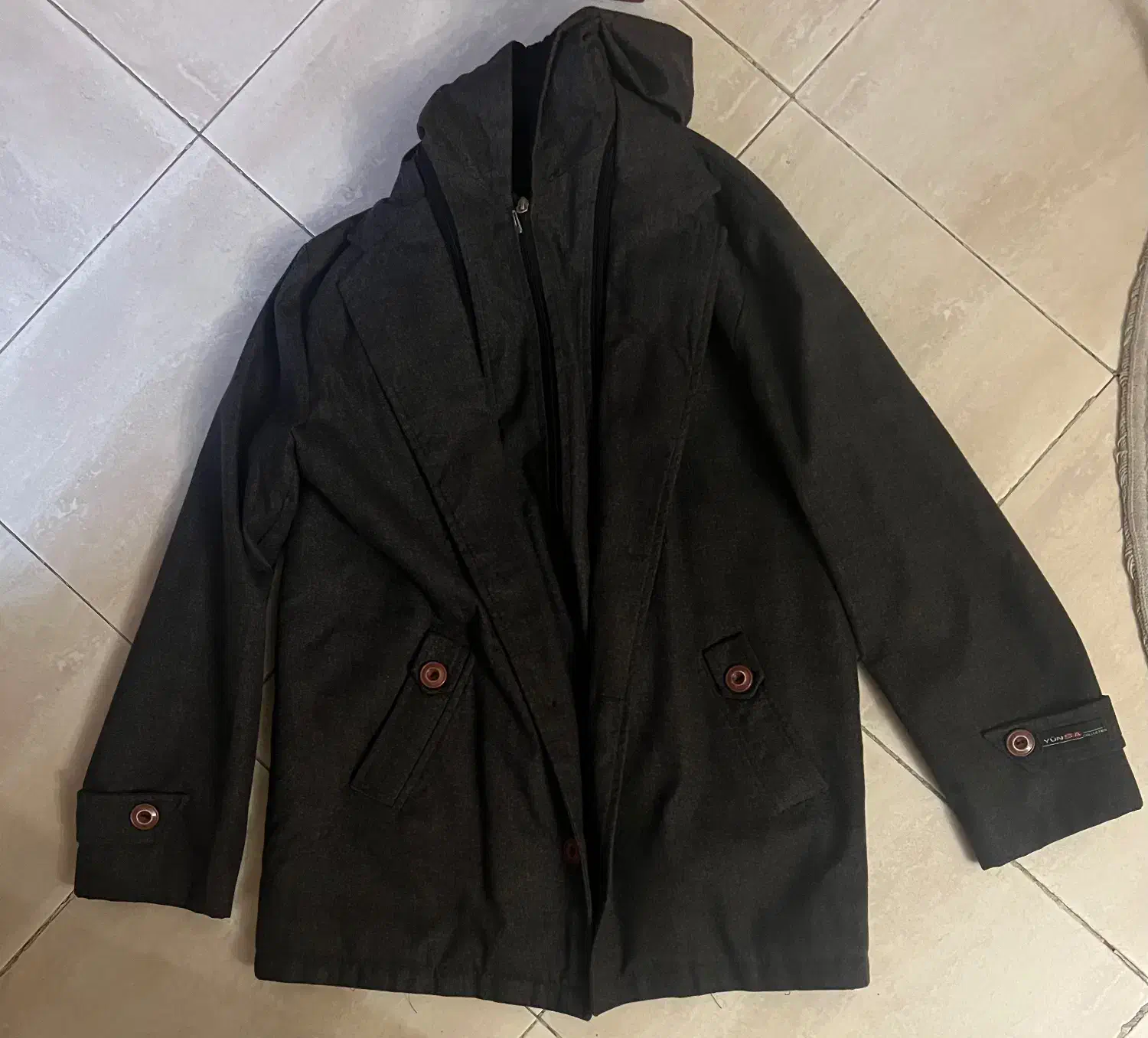 پالتو خاکستری (اورکت) در حد نو|لباس|ساری, |دیوار