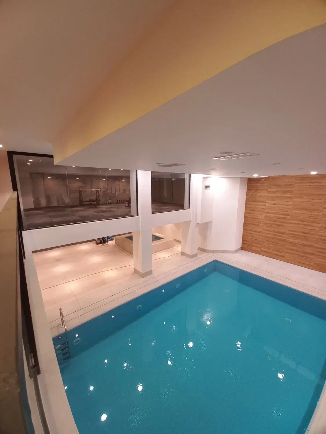 ۴۲۰متر مدرن کلید نخورده