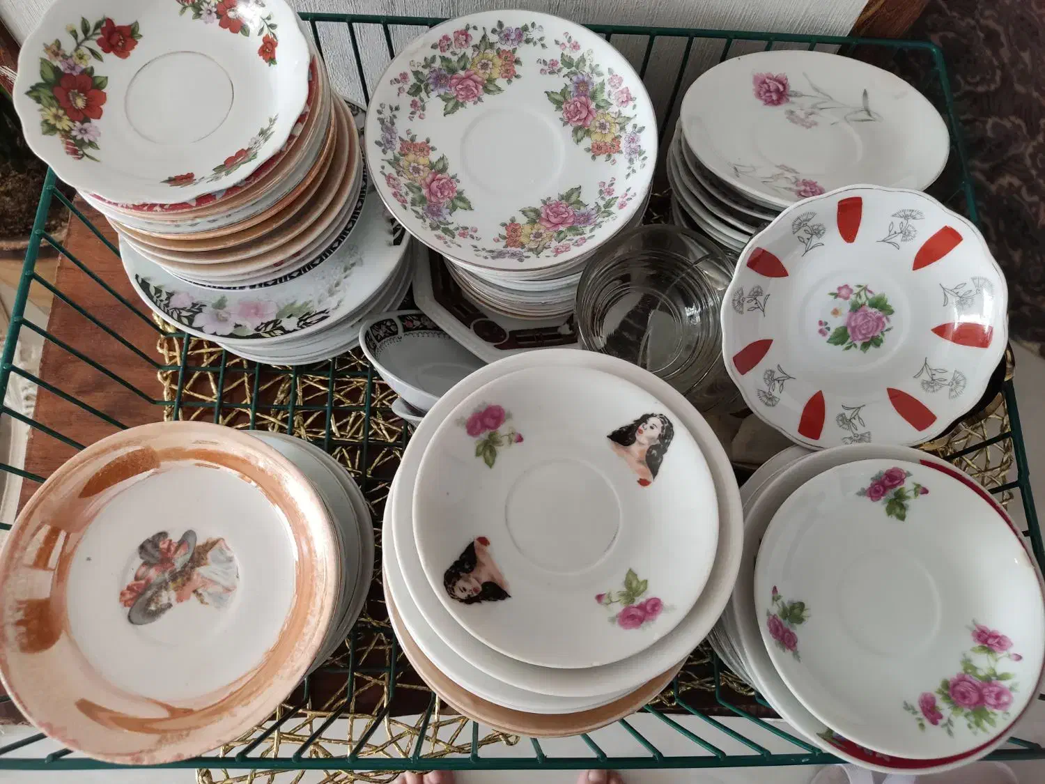 نعلبکی بشقاب کفگیر ملاقه گلسرخی دیوارکوب|حراج|اصفهان, شهرک کاوه|دیوار