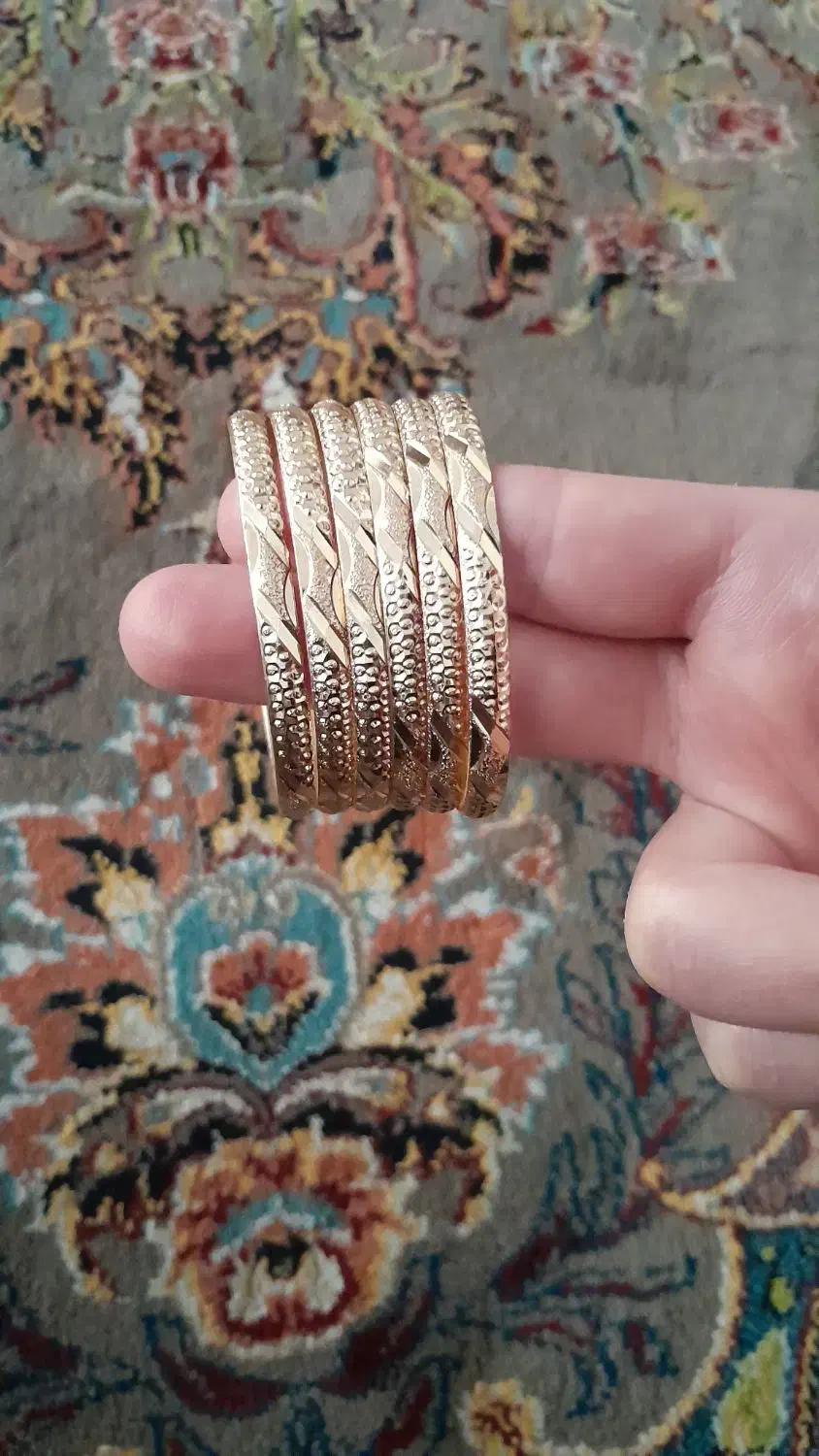 النگوی بدل|بدلیجات|اصفهان, ابر|دیوار