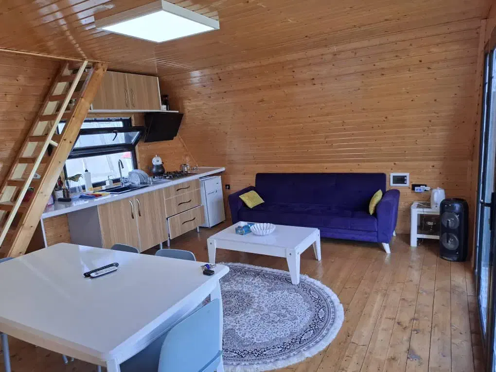 کلبه سویسی جکوزی بزرگ (انزلی)|اجارهٔ کوتاه‌مدت ویلا و باغ|رشت, کوی عرفان|دیوار