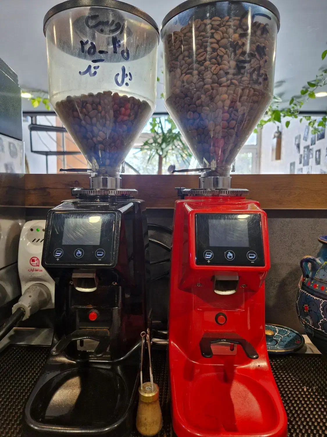 فروش وسایل کافه ...|اجارهٔ مغازه و غرفه|اردکان, |دیوار