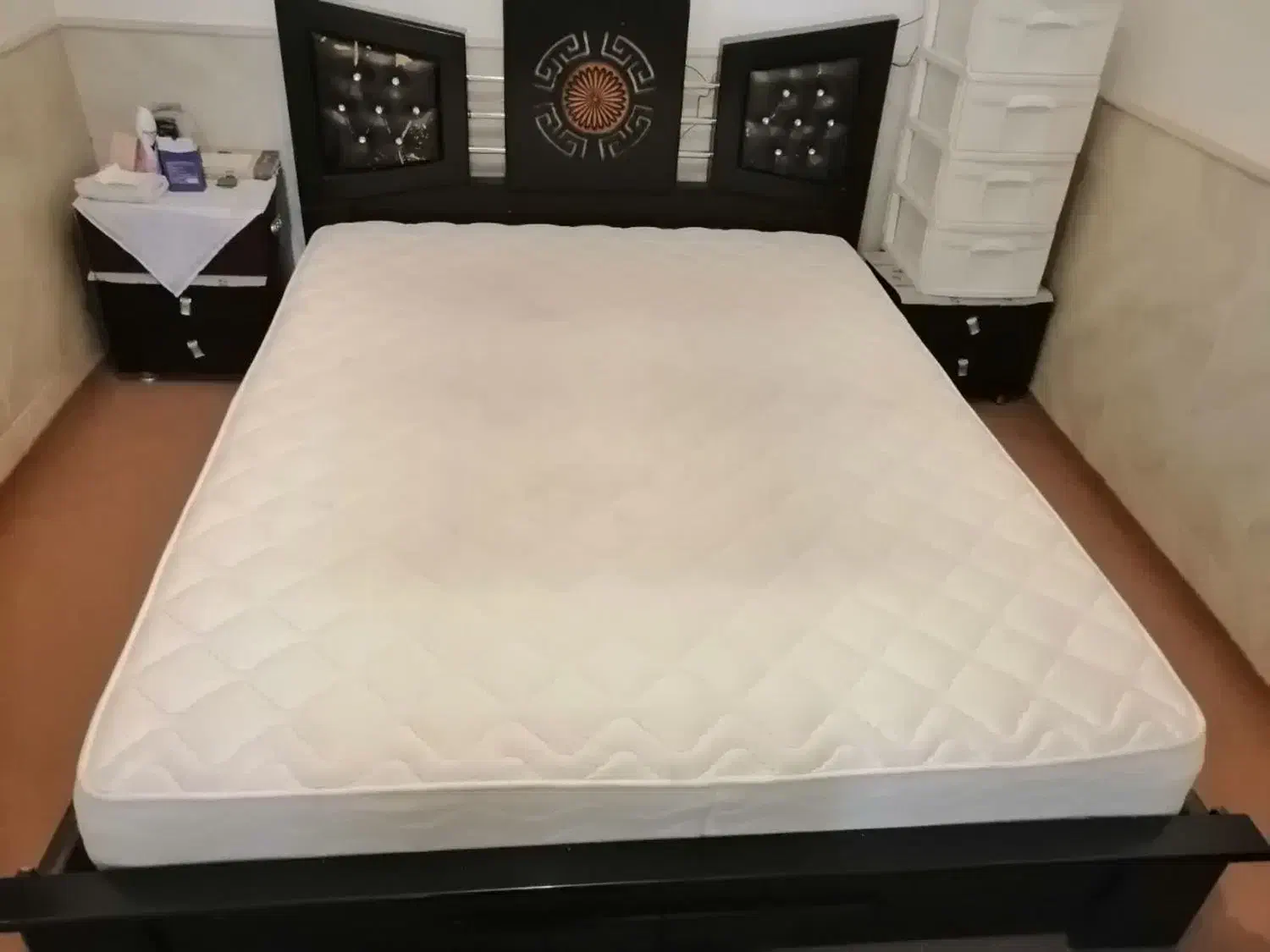 تخت خواب دو نفره در حد نو|تخت و سرویس خواب|کاشان, فاز ۲ ناجی آباد|دیوار