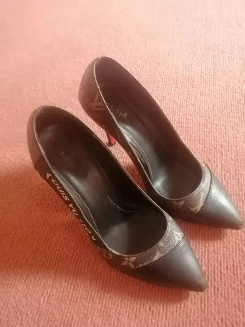 کفش اسپورت و مجلسی|کیف، کفش، کمربند|جم, |دیوار