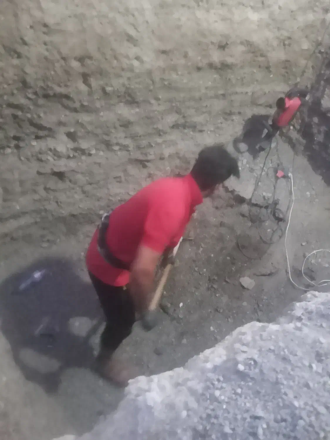 انواع تخریب کاری هاو تمیز کاری ساختمان|خدمات پیشه و مهارت|میناب, |دیوار