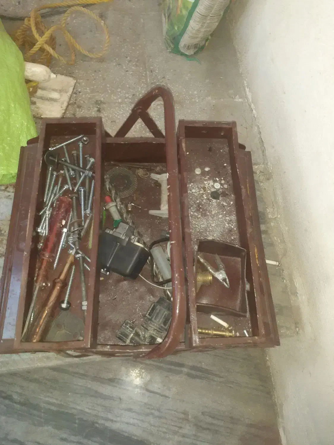 جعبه ابزار|ابزارآلات|دورود, |دیوار